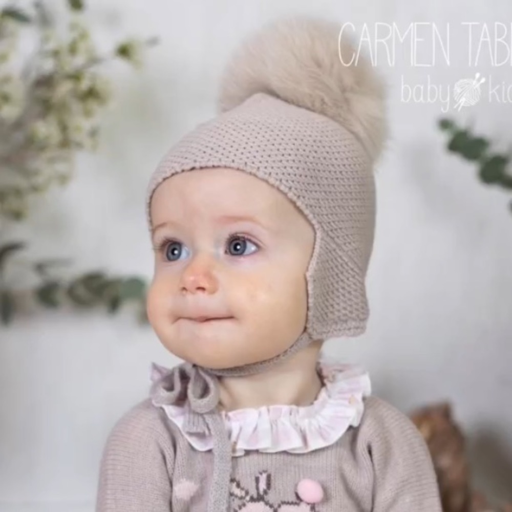 NWOT CARMEN TABERNER POMPOM BABY BONNET HAT WITH FUR